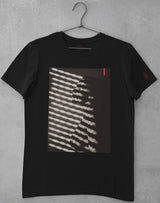 LIGHT THROUGH DARKNESS | T-SHIRT | WOMEN